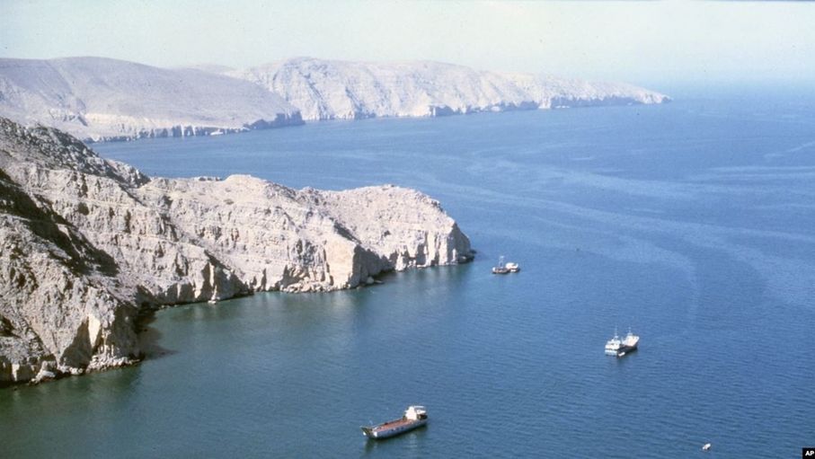 كيف يوظف قانون البحار في صراعات المضائق؟