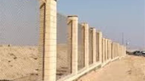 انفجار إطار مقطورة يتسبب في حادث مروع وإتلاف سور أثري بالجيزة