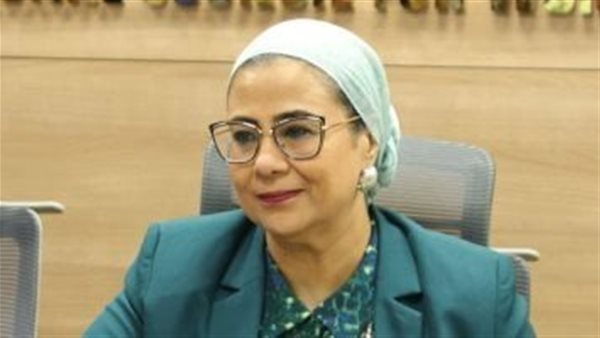 أمل عمار: المرأة المصرية نموذج للإدارة والعمل وأسهمت فى مراحل تطور المجتمع