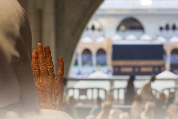 إيقاف شركتي عمرة لمخالفة التزامات السكن للمعتمرين