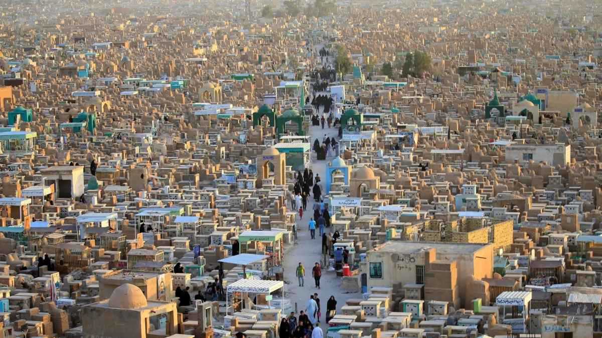 زيارة قبر تنتهي بجريمة قتل في العراق