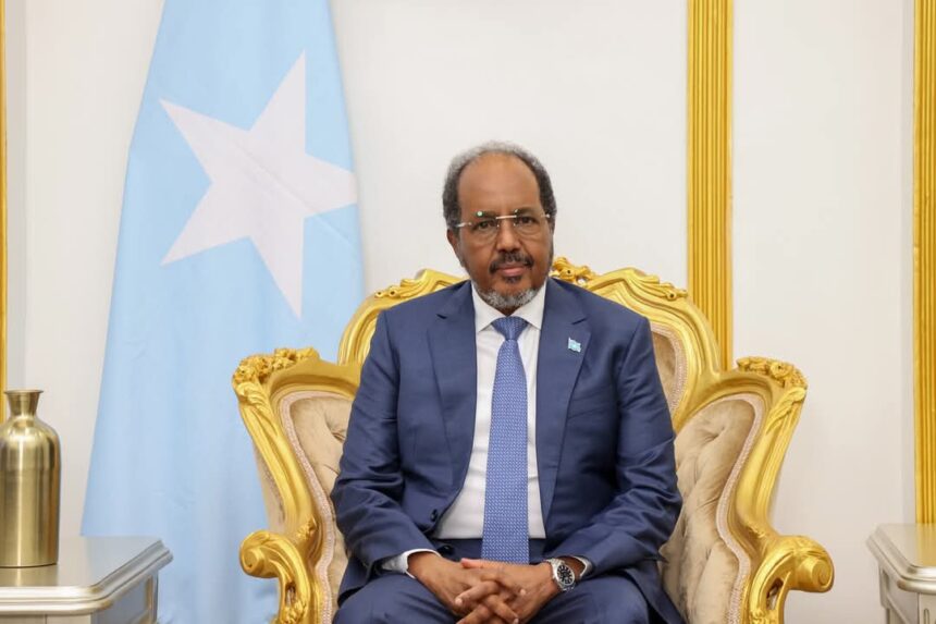 رئيس الصومال يقدم دعوة للمعارضة لمناقشة القضايا العالقة قبيل أيام من انتهاء ولايته الدستورية