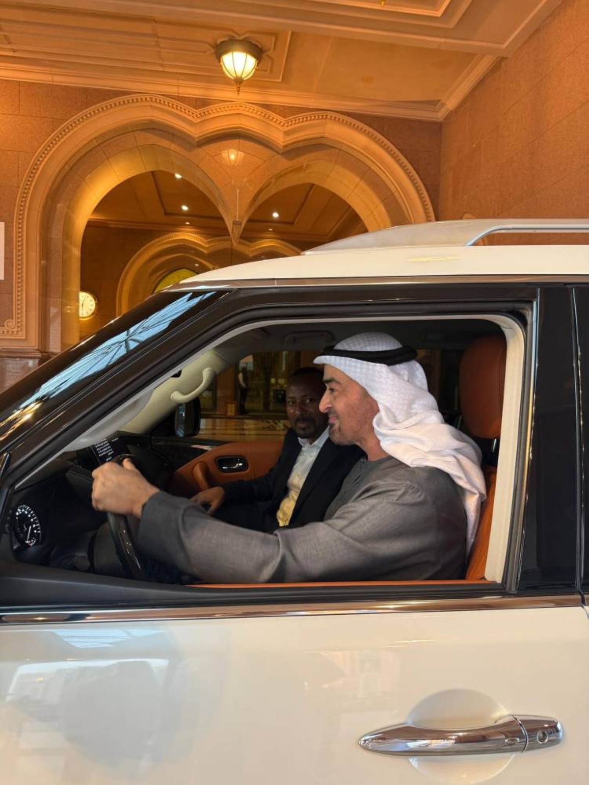 رئيس الدولة ورئيس وزراء إثيوبيا يبحثان علاقات التعاون والتطورات الإقليمية
