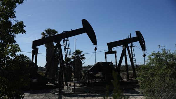 ارتفاع جديد في العقود الآجلة لخام برنت 2.47 % إلى 95.40 دولار للبرميل بعد إعلان إيران إغلاق مضيق هرمز