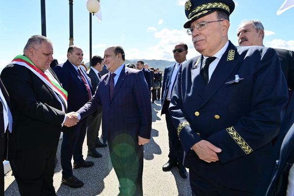الوزير الأول يُطلق أشغال منجم الزنك والرصاص ببجاية