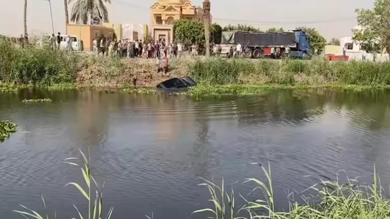 مصرع 7 من أسرة واحدة إثر سقوط سيارتهم بترعة المريوطية بالجيزة