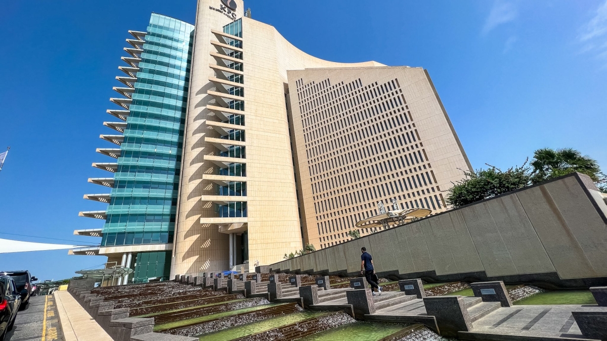 «البترول»: تعرض عدد من المرافق التشغيلية لاعتداء إيراني بواسطة مسيّرات