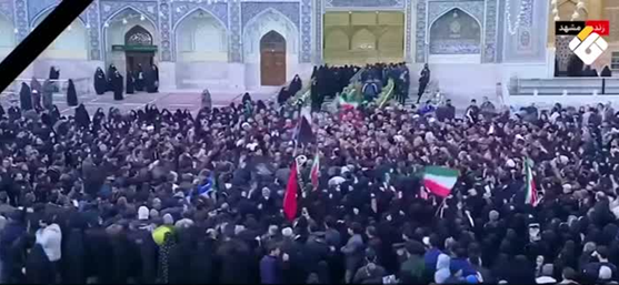 الايرانيون يملأون الساحات تنديدا باغتيال الامام الخامنئي ومنادين بالثأر