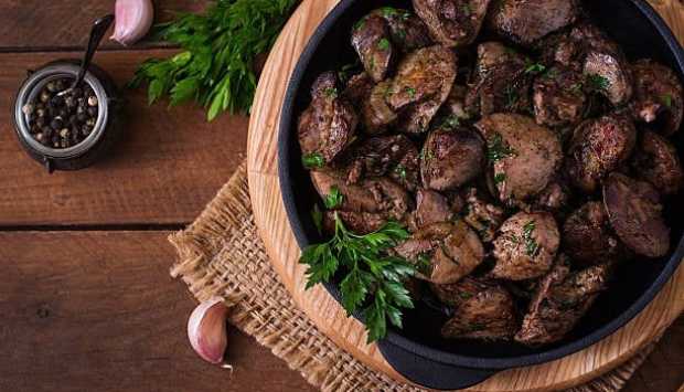 بالرغم من فوائد الكبدة.. 4 مخاطر تهدد صحتك عند الإفراط