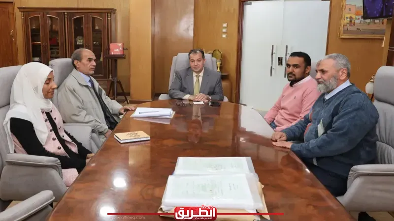 رئيس جامعة قنا يتابع اللمسات الأخيرة لتدشين تطبيق ”موارد” للحوكمة الإلكترونية