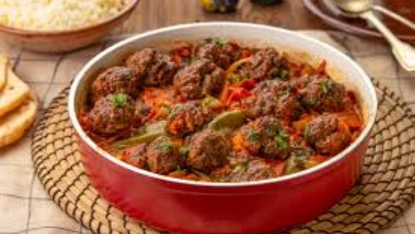 أكلة اقتصادية قبل العيد .. طريقة عمل كفتة الباذنجان بالدمعة