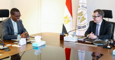 وزير التخطيط يبحث مع ممثلي البنك الإفريقي للتنمية سبل تعزيز التعاون
