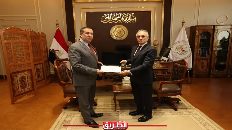 لتطوير العمل القضائي.. وزير العدل ينتدب 13 مساعدا جديدا ويكرم مساعدي الوزير السابقين