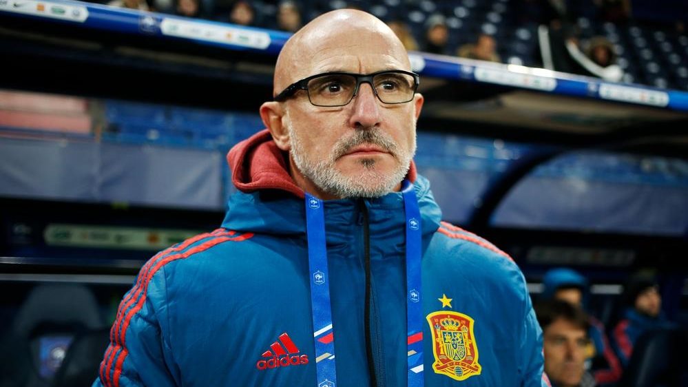 مدرب إسبانيا يوبخ نجم ريال مدريد: احترم زملاءك قبل التشكيك في الاختيارات