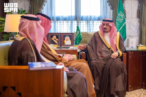 أمير الرياض يطلع على أبرز مستجدات الأعمال في مركز مشاريع البنية التحتية بالمنطقة