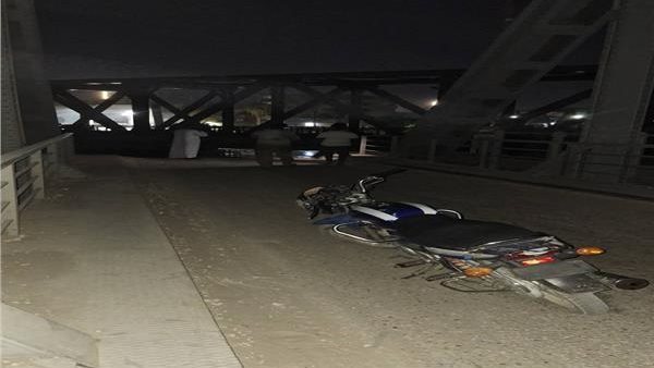 سقوط 3 شباب في نهر النيل خلال فتح كوبري نجع حمادي، أول صور للضحايا