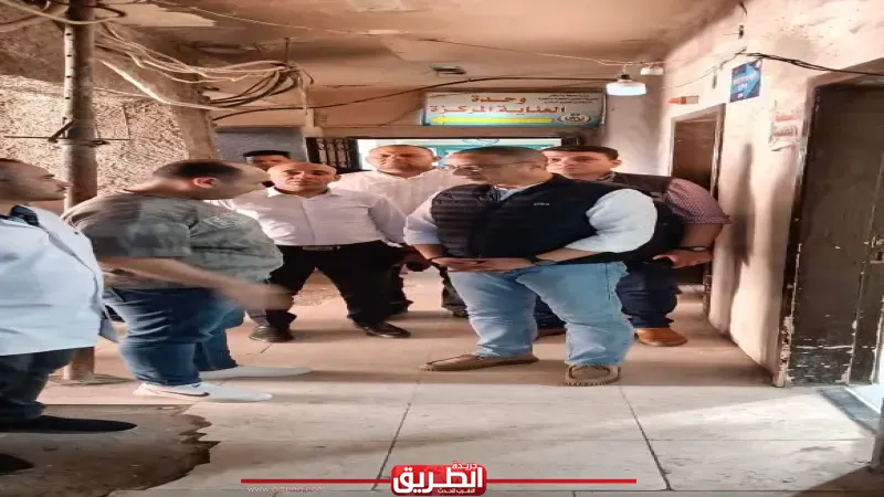 محافظ الجيزة يتفقد أعمال رصف طريق 21