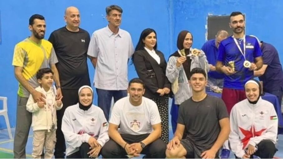 تتويج الفائزين ببطولة الاستقلال للريشة الطائرة