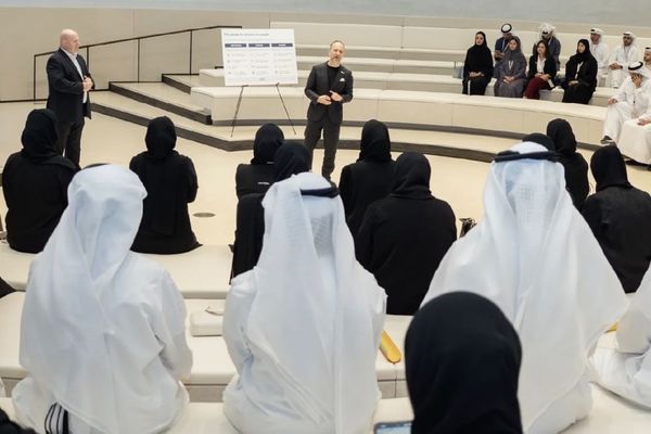 قيادات أبوظبي تبحث تمكين المواهب الحكومية