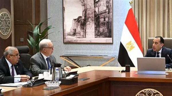 البورصة المصرية تقيد 4 شركات حكومية جديدة ضمن برنامج الطروحات| عاجل