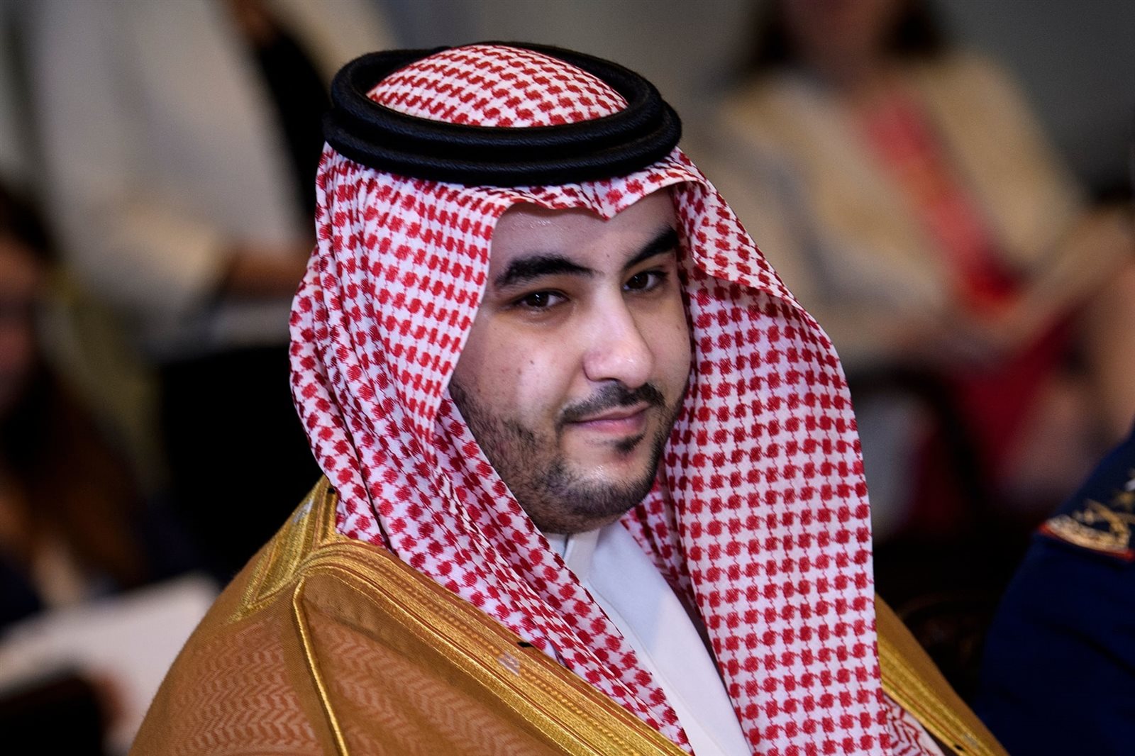 وزيرا الدفاع السعودي والإماراتي يدينان العدوان الإيراني على الرياض وأبوظبي والدول الشقيقة