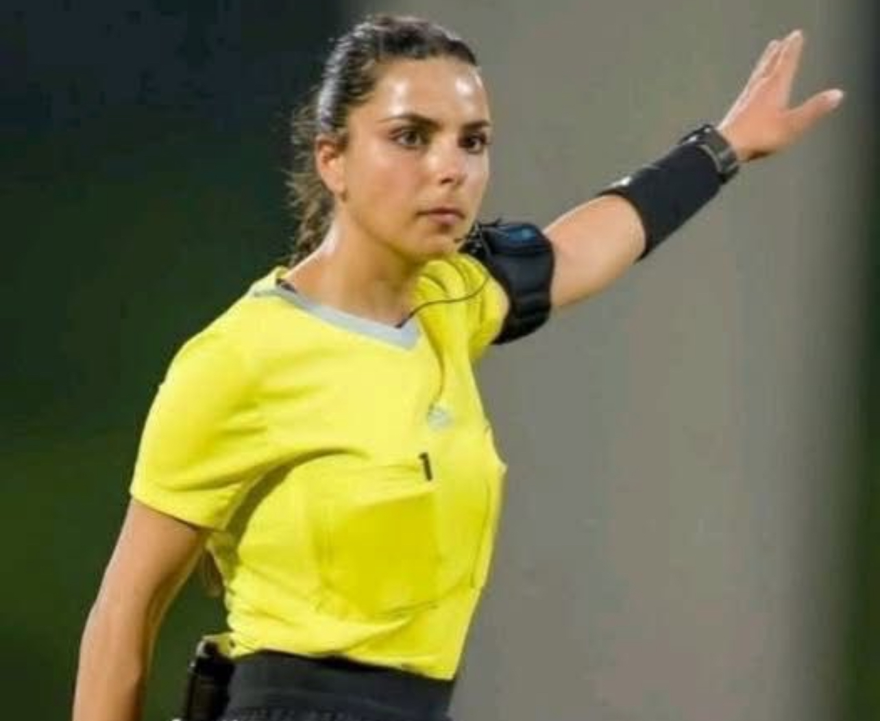 الحكمة السورية أليسار بدور تدخل التاريخ بقيادة نهائي كأس آسيا للناشئات