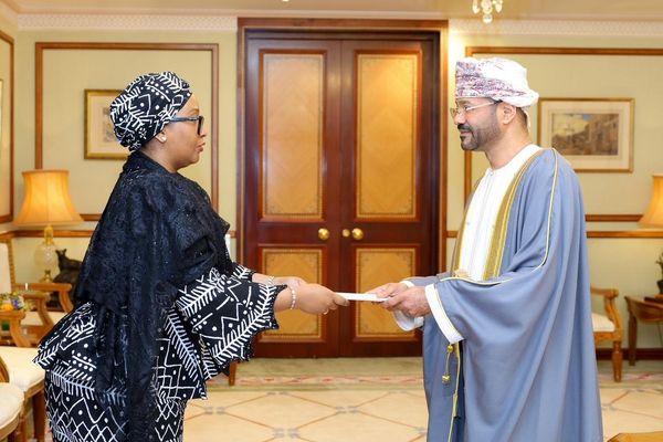 وزير الخارجية يتسلّم نسخة من أوراق السفيرة التنزانية ويودّع السفير البرازيلي