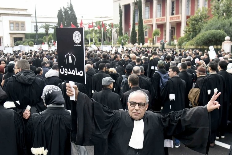 عبروا عن رفضهم لتعديلات قانون المهنة.. نقباء المحامين يدعون إلى “معركة الحسم” دفاعا عن استقلالية المحاماة