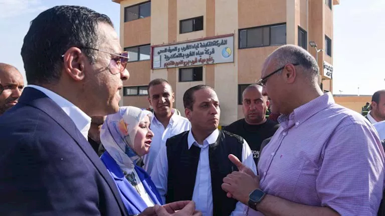 محافظ الإسكندرية يتفقد محطة رافع مياه حياة كريمة