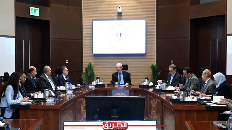 نائب رئيس الوزراء للشئون الاقتصادية يترأس الاجتماع الأول للجنة المعنية بتطوير أداء الجهاز الإداري للدولة