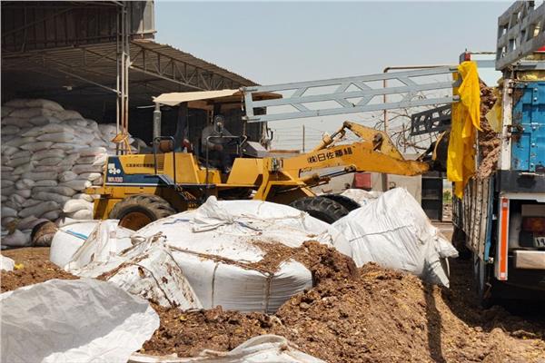 ضبط 118 طنا و480 مخلفات غذائية فاسدة بالشرقية