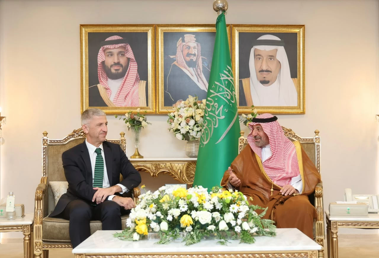 أمير نجران يستقبل سفير قبرص لدى المملكة