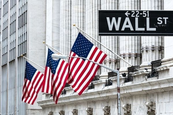 تراجع الأسهم الأمريكية مع ارتفاع أسعار النفط