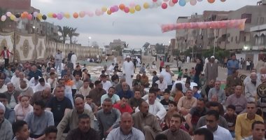 بلالين العيد تزين الساحات.. أهالى دمياط يتوافدون على ساحات صلاة العيد