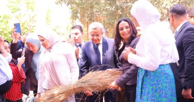 وزيرة التضامن تفتتح فعاليات معرض "ديارنا زهور الربيع" بالمتحف الزراعى المصرى