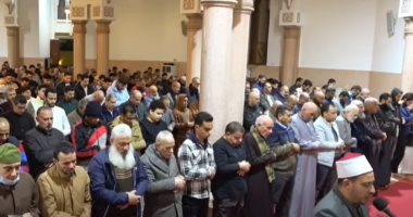 المئات يؤدون صلاة التراويح فى ثانى ليالى الشهر الفضيل بكفر الشيخ