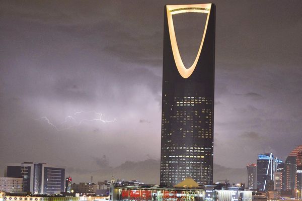 "الأرصاد": توقّع هطول أمطار غزيرة على منطقة الرياض