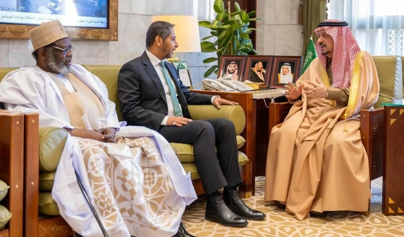 أمير الرياض يستقبل عميد السلك الدبلوماسي ورؤساء المجموعات الجغرافية المعتمدين لدى السعودية