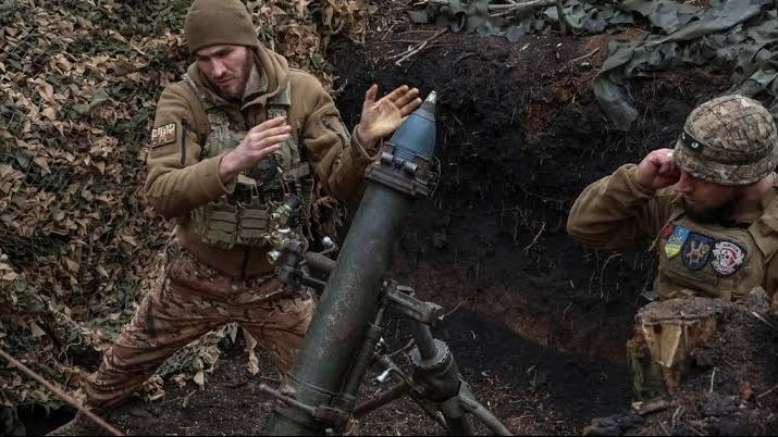 مقتل 4 أشخاص في غارة روسية على زابوريجيا الأوكرانية