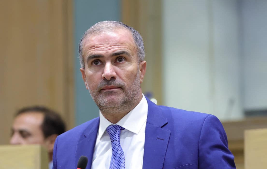 جو 24 : آية الله فريحات يلوح بطرح الثقة بوزير المالية: كيف يُؤتمن على مليارات الدنانير من لا يلتزم بمهلة دستورية واضحة؟ #عاجل