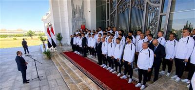السيسي لنجوم الفراعنة: الأداء المشرف الانتصار الحقيقي.. وشرفتم اسم مصر أمام العالم