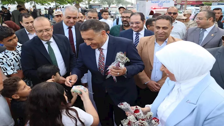 جولة ميدانية لمحافظ القليوبية عقب صلاة العيد وسط أجواء احتفالية مبهجة