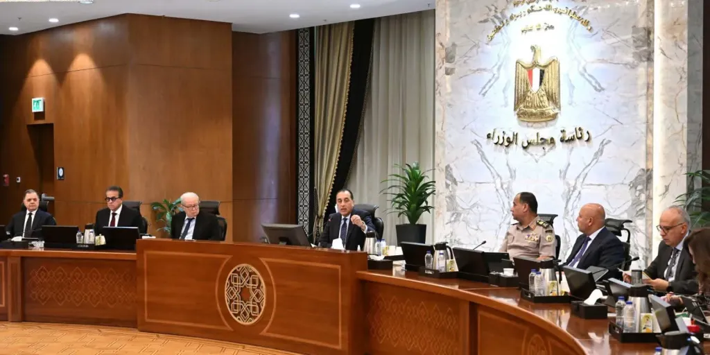 قرارات حاسمة في اجتماع الحكومة الـ89: عفو رئاسي وتوسع رقمي وتطوير منظومة الإسعاف