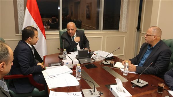 وزير الكهرباء يتابع مستجدات تنفيذ مشروعات الطاقة الشمسية والرياح وبطاريات تخزين الطاقة