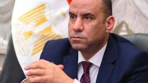 وزير العمل يعلن فرص عمل جديدة للشباب بالخارج بإحدى الدول العربية
