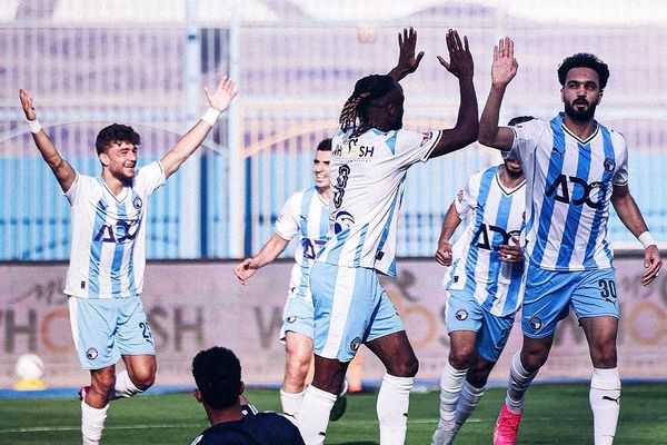 بيراميدز يهزم إنبي ويتساوى في النقاط مع الزمالك متصدر الدوري المصري