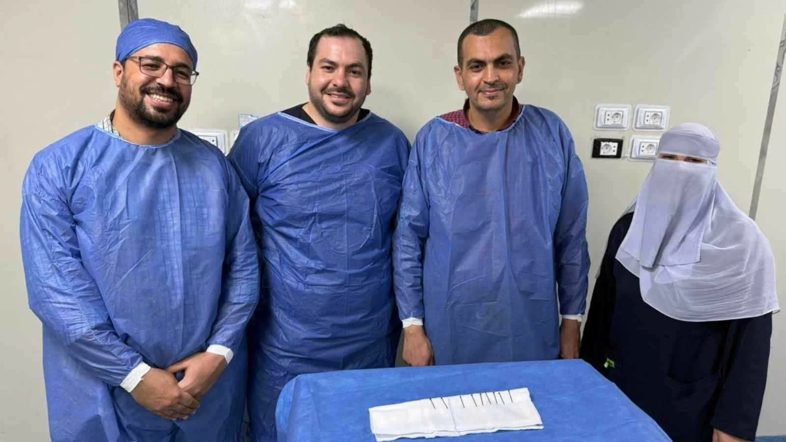 معجزة طبية… استخراج 9 مسامير من معدة سيدة دون جراحة