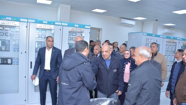 وزير الكهرباء يشهد إطلاق التيار بمحطة محولات برج العرب الترفيهية