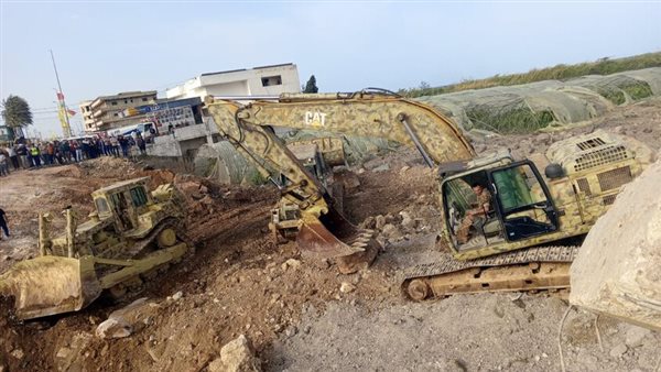 الجيش اللبناني: نعمل على فتح جسر القاسمية البحري بمدينة صور بعد تدميره في غارة إسرائيلية