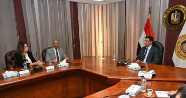 وزارة الصناعة: تحويل احتياجات المصانع من الخامات المستوردة إلى فرص تصنيع محلية